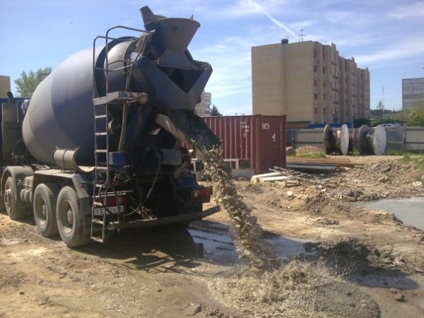 Тонкости доставки бетона