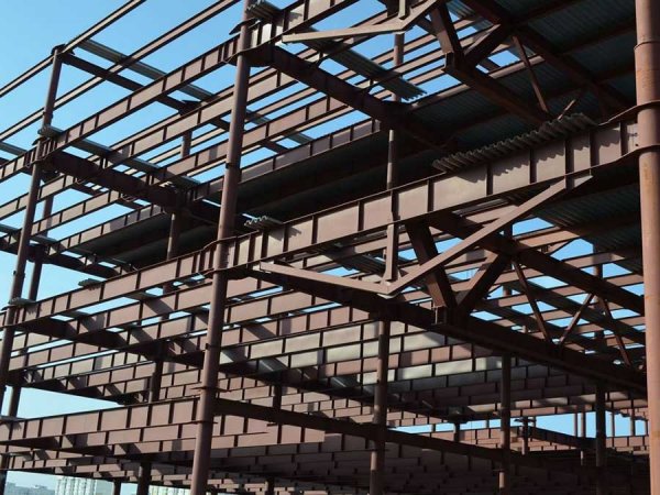 Металлоконструкции б/у: особенности и возможности использования