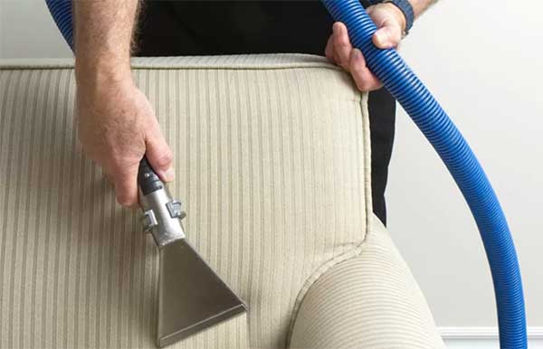 Способы и преимущества химчистки мебели