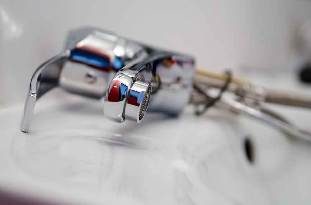 Сантехники: как выбрать хорошего мастера, какие услуги оказывают