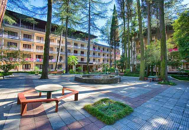 Чем пансионат отличается от санатория?